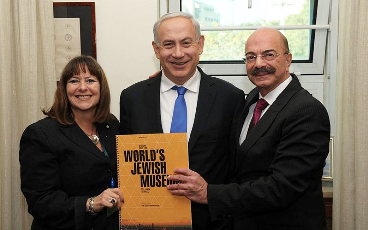 Gail Asper with Prime Minister Benjamin Netanyahu and Moe Levy, executive director of the Asper Foundation in Winnipeg.