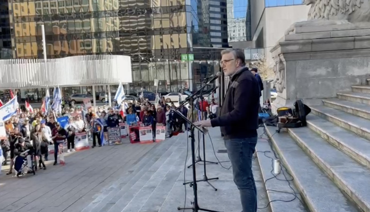 Pat Johnson speaks at a Vancouver rally for Hamas-held hostages, March 2024. (Courtesy)