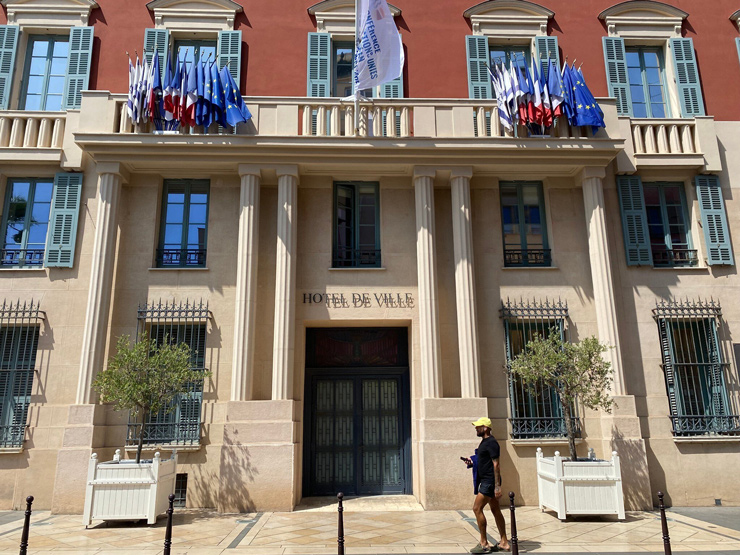 Israeli flags hang in two places on the balcony of Nice City Hall, June 2025. (Robert Sarner)